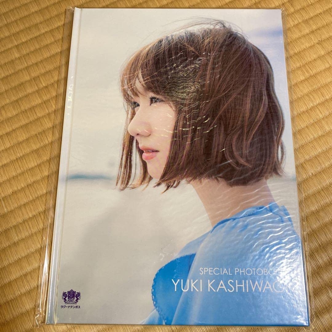BOSS フォトブックセット Amazon.co.jp: Kashiwagi Yuki Laguna Ten Boss Special Photo