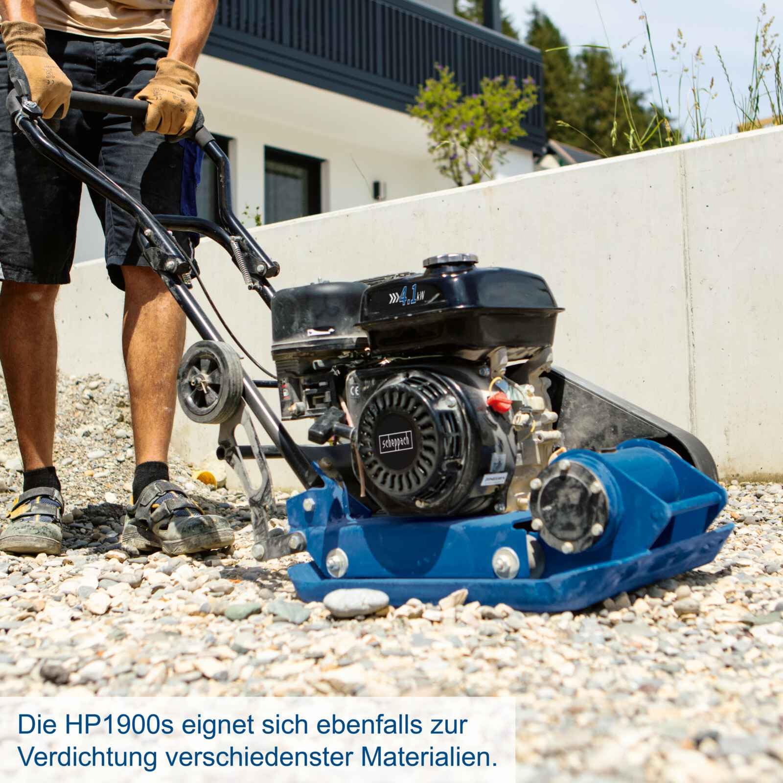 Scheppach Benzin Rüttelplatte HP1900S Vibrationsplatte Rüttler | 5,6PS Leistung | 11kN Verdichtungsdruck | Platte 530x350mm | 25m/min Vorlauf | 30cm Verdichtungstiefe | Fahrvorrichtung & Gummimatte