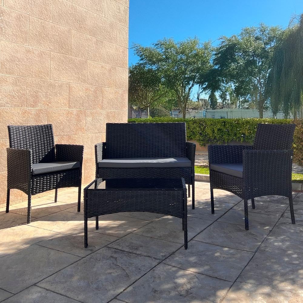 YOEVU Set Jardín 4 Piezas Ratán Sintético Antracita | Sofá y Sillas con Cojines Lavables, Mesa Cristal Templado, Resistente Agua/Sol, Ideal Terraza, Patio, Balcón
