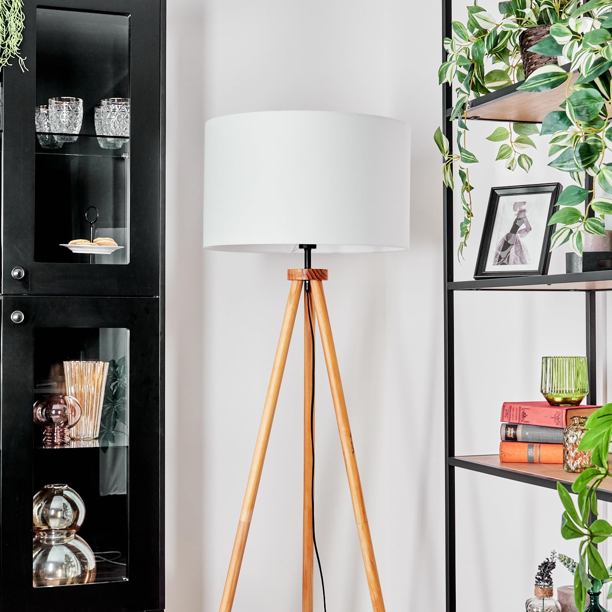 HOFSTEIN Stehleuchte Flemming, Stehlampe aus Holz/Metall im modernen Boho-Design, Schirm aus Stoff, Ø 50 cm, 154 cm, E27, Fußschalter - Wohnzimmer, Schlafzimmer, Esszimmer, Flur