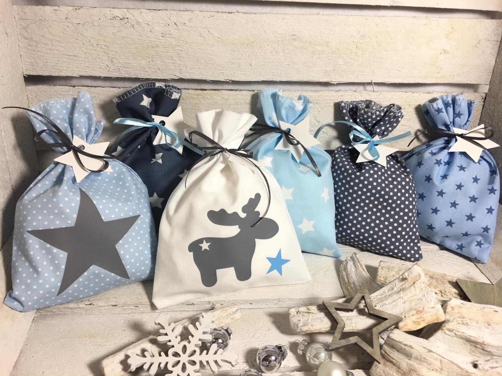 Adventskalender 24 Säckchen Blau Weiss Grau personalisiert Handmade by Sinchns Bastelzauber