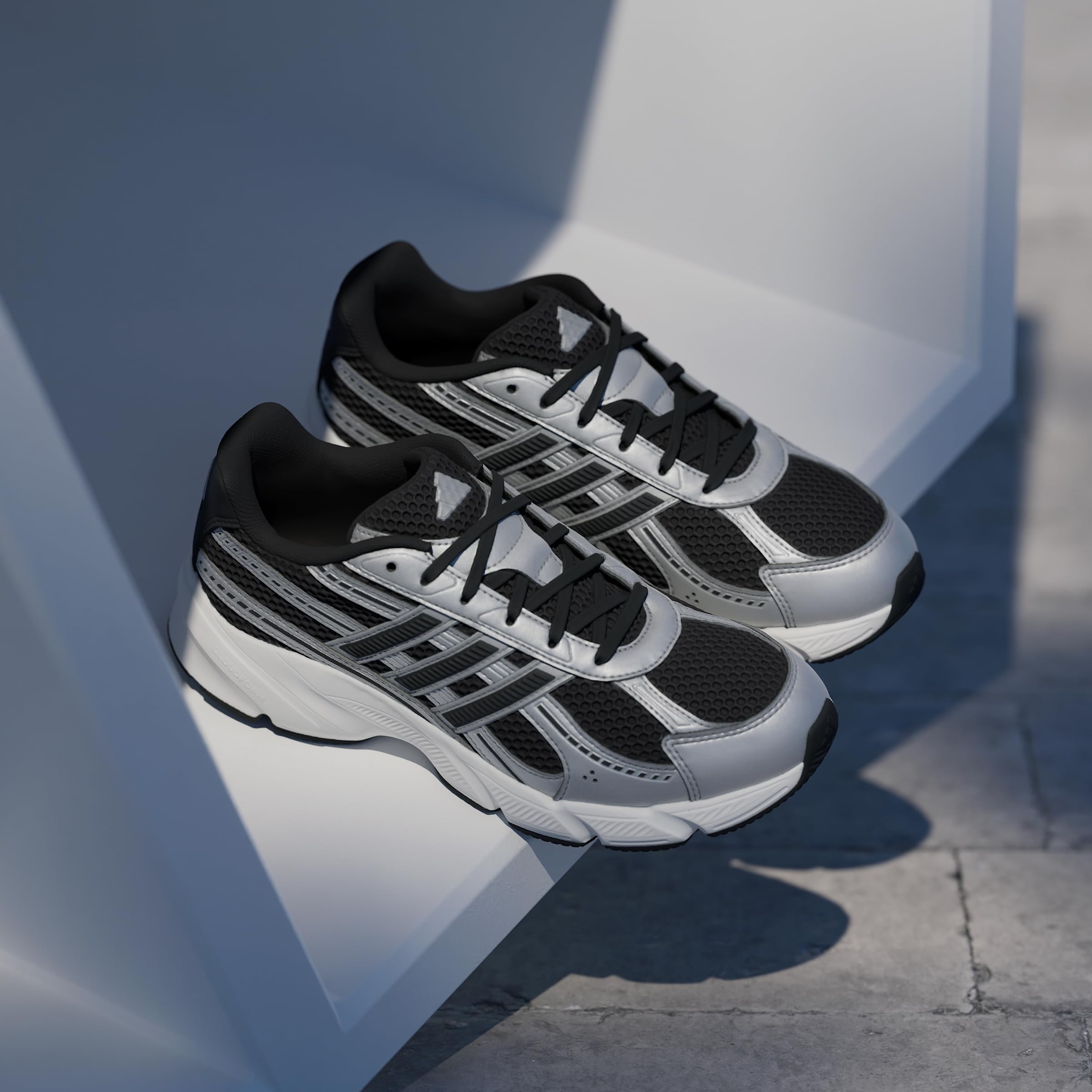 adidas Femmes Technochaos 2000 Chaussures