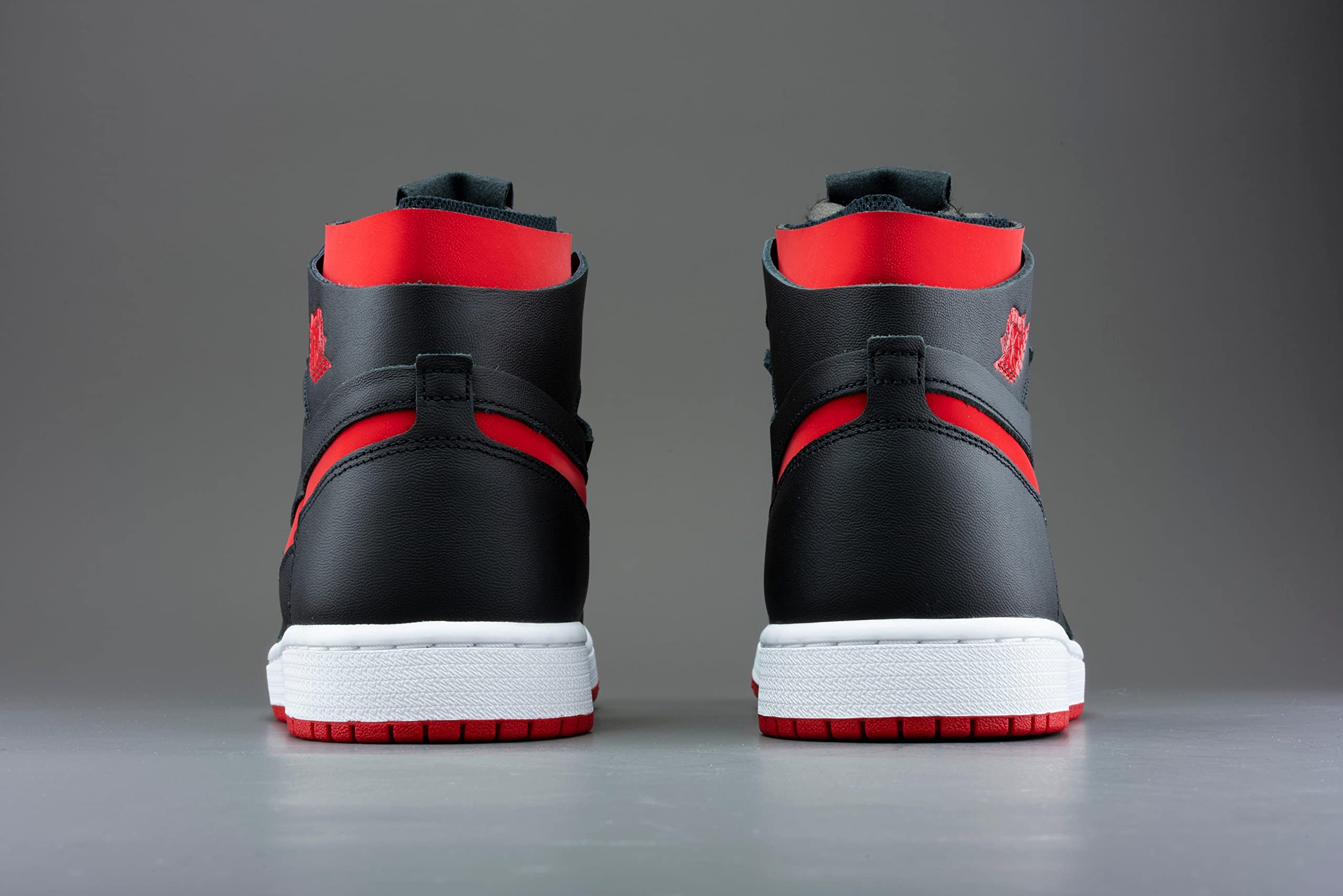 NIKE Femme WMNS Air Jordan 1 Mid Chaussure de Basketball