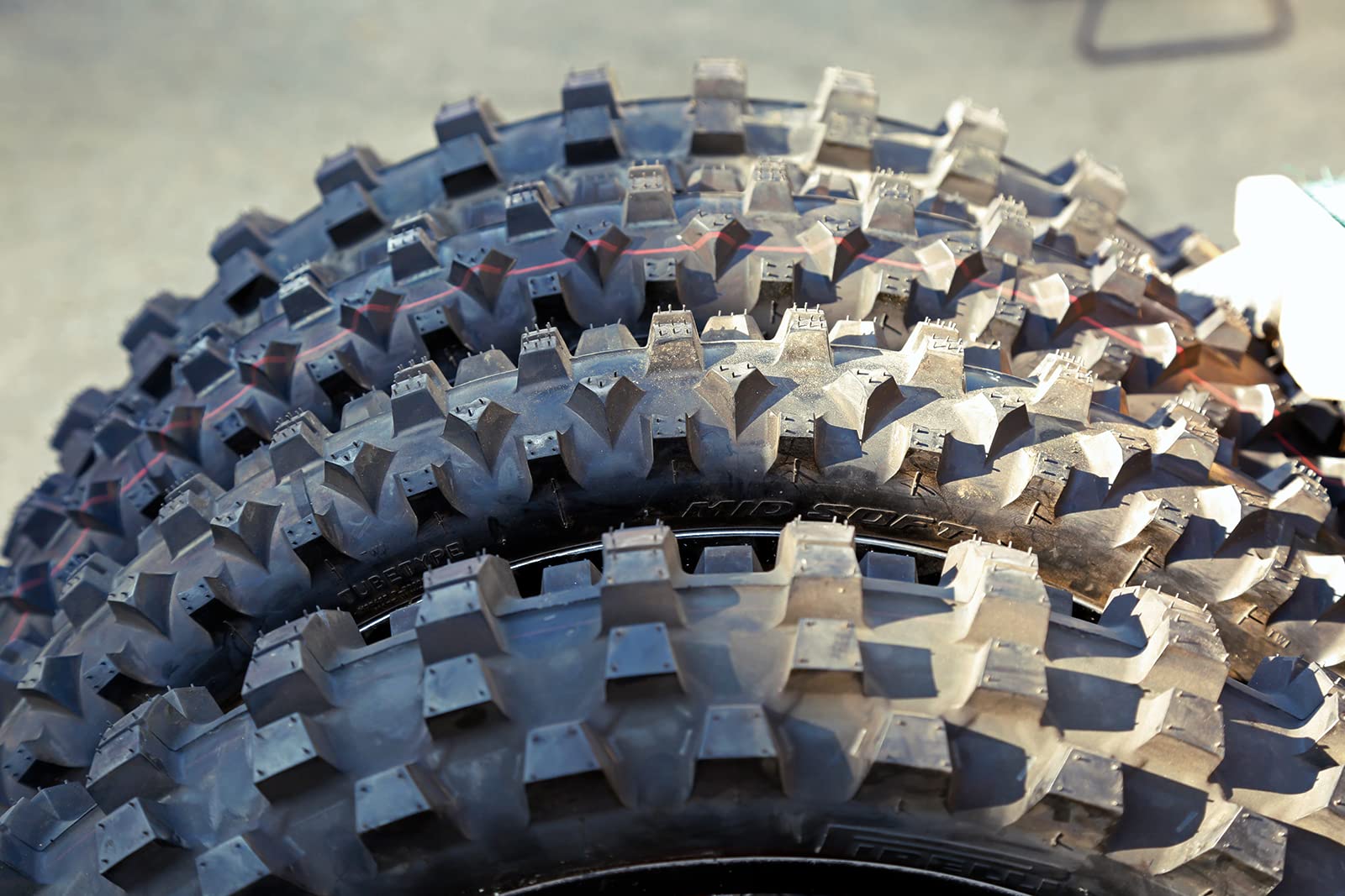 Amazon.co.jp: ピレリ タイヤ SCORPION MX MID SOFT 32 90/100-16 51M