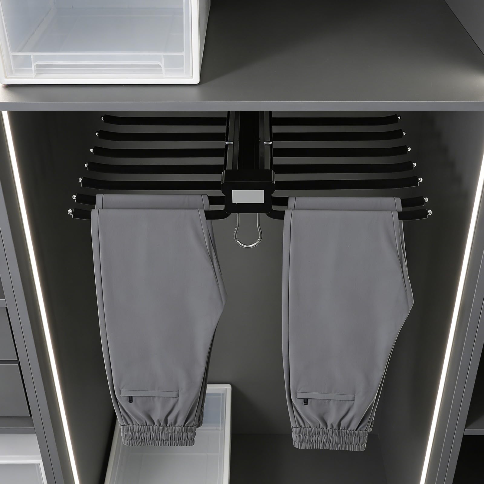 Percha para pantalones extensible, multifuncional con 22 brazos, extensión para pantalones, extensible, ahorra espacio, con capacidad de carga de 15 kg (negro)