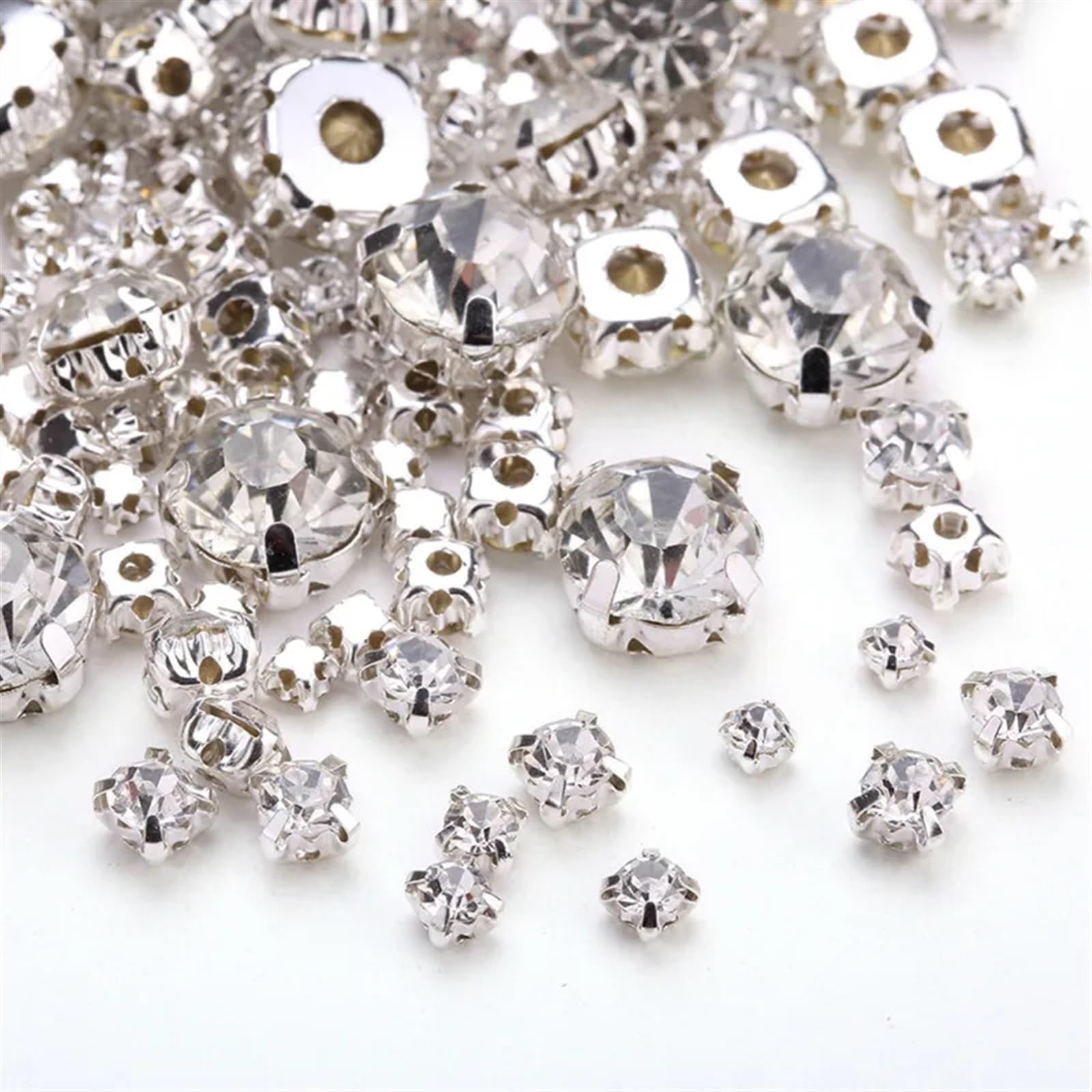 Trapano per unghie Strass in vetro Incastonatura a griffe in cristallo di vetro con retro piatto, strass da cucire, argento e oro, 3-10 mm, confezione da 30-200 pezzi(Gold Crystal AB,6mm 100pcs)