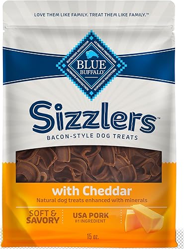 Blue Buffalo Sizzlers - Golosinas naturales suaves y húmedas para perros, sabor a tocino, bolsa de 15 onzas