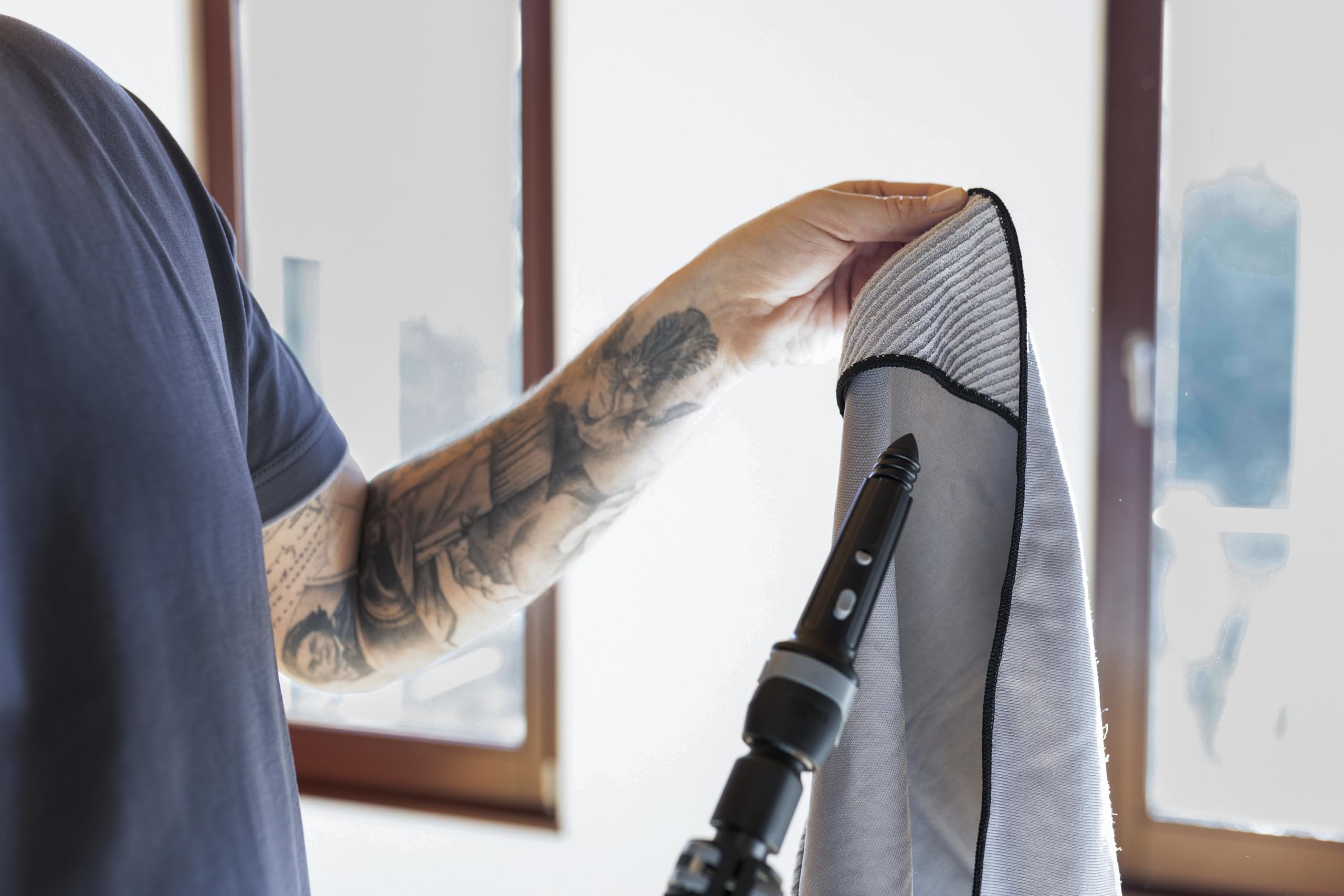 Unger Carbon Teleskopstange Ninja (1,90 m, 4-teilig, Anti-Rutsch Endkappe, kompakt, Fensterreinigung, Verlängerung Reinigung, Zubehör Fensterputz, kompatibel mit Zubehör) NCP19