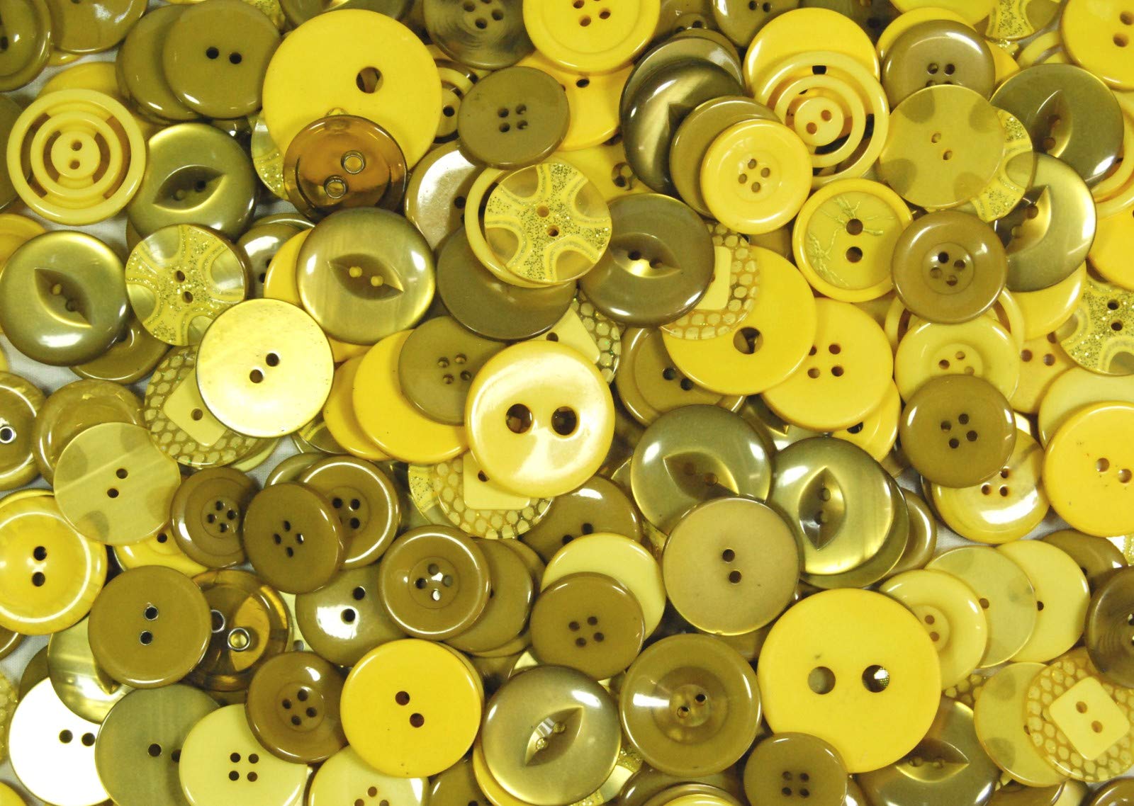 celloexpress Pack of 250g - LARGE HONEY YELLOW MIX - Mixed Large Sizes and Colours of Various Large HONEY YELLOW Buttons for Sewing and Crafting