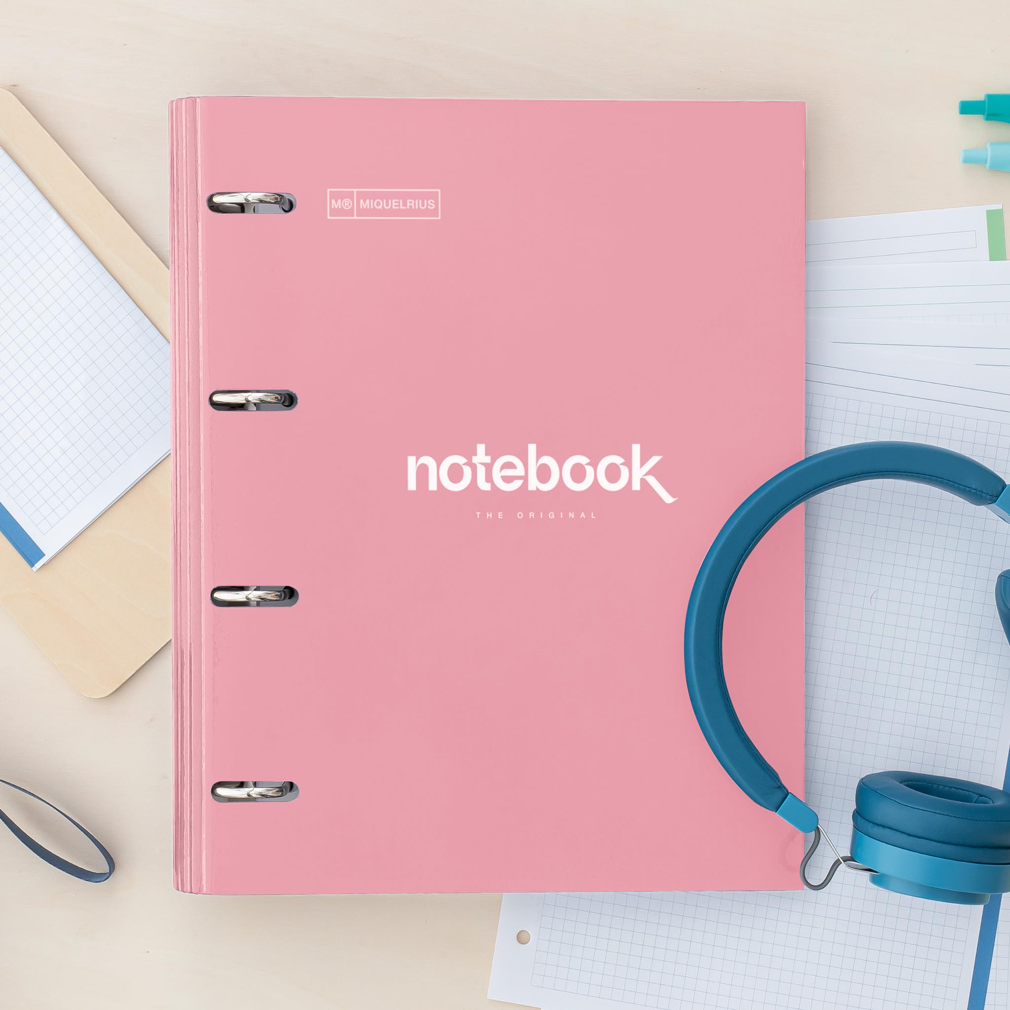 Miquelrius - Teczka na dokumenty A4 Emotions, segregator z 4 pierścieniami + 100 kartek A4 w kratkę, 5 mm + przekładki i koperta, papier 90 g/m², zapięcie gumowe, kolor różowy