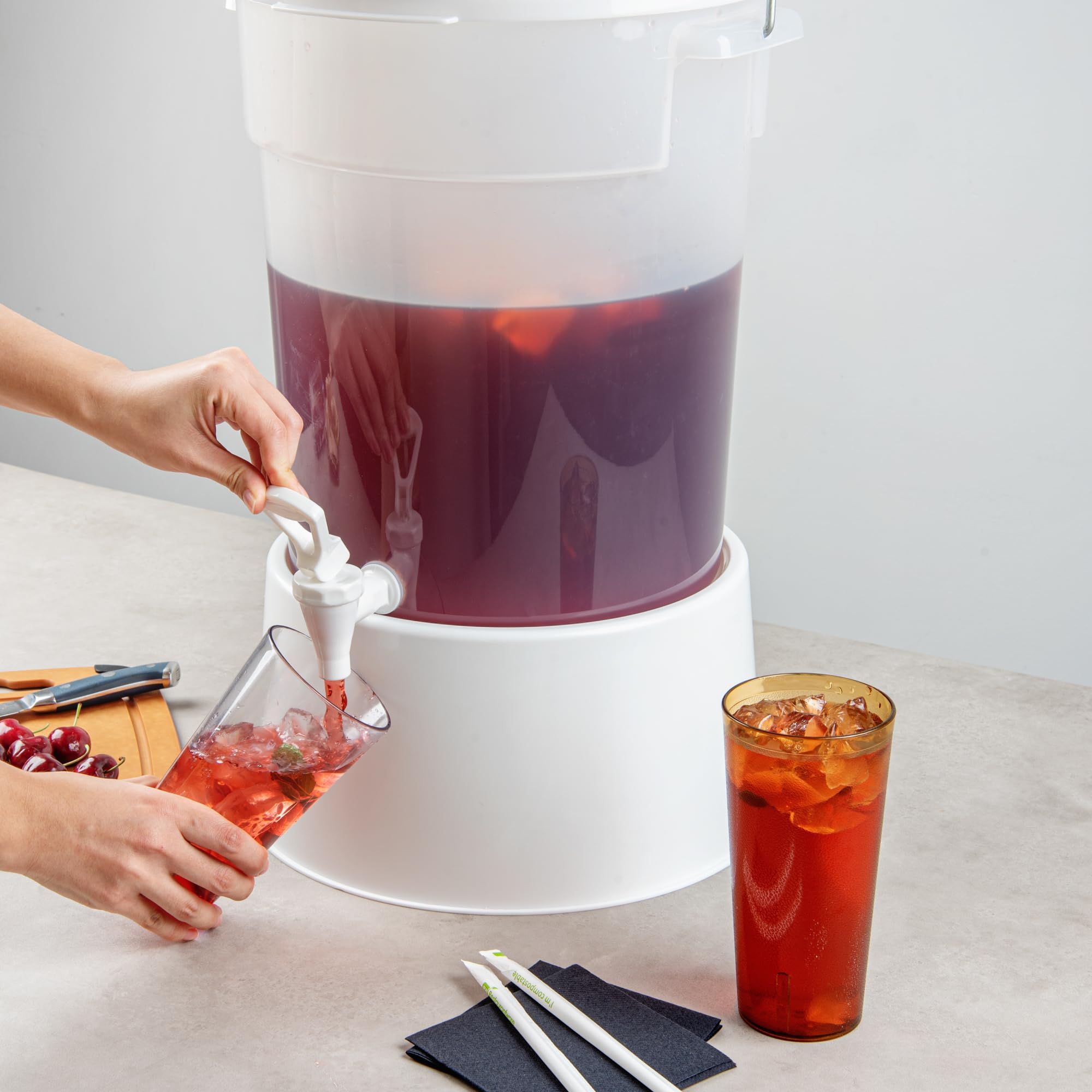 Restaurantware - Dispensador de bebidas Bev Tek de 6 galones, 1 dispensador de jugo lavable en lavavajillas, las bases se venden por separado, calcomanías incluidas, dispensador de bebidas de plástico