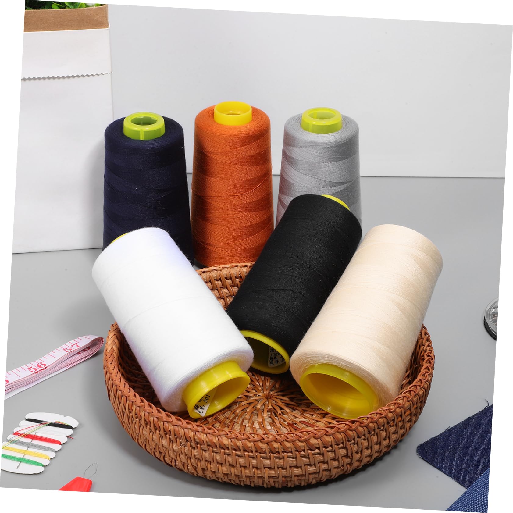 DOITOOL 3 Set Filo Per Cucito Poliestere Filo Per Macchine Da Cucire Resistente Allo Sbiadimento E Varietà Colori Per Progetti Creativi 6 Pezzi*3
