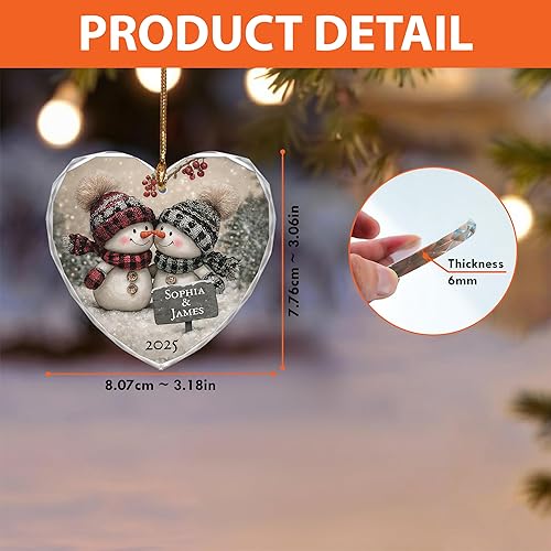 Miniatura 6 de Noni Adorno personalizado de cristal de corazón para parejas, nombres personalizados impresos y año 2025, muñeco de nieve para parejas, recuerdo de