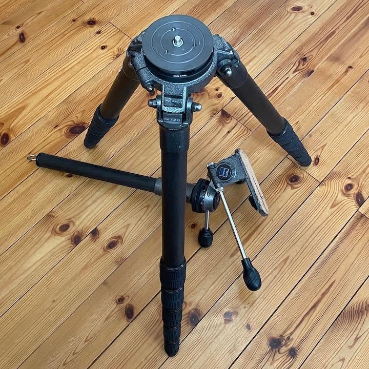 Amazon.co.jp: GITZO G1549GT 5 Type 6 Tier Giant Tripod Set ｜三脚 