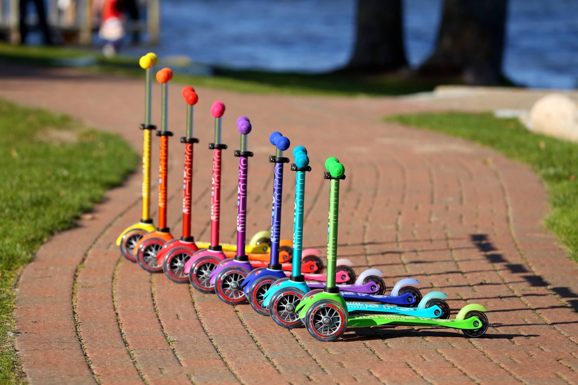 Micro® | Mini Micro Deluxe Patinete 3 Ruedas Niños | El Original | Manillar Regulable en Altura y Desmontable con un Clic | Sistema de dirección “Inclínate y Gira” | Niños y Niñas | 2-5 años