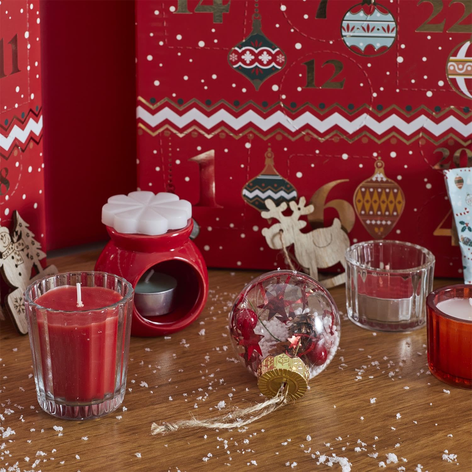 Großer Weihnachts-Adventskalender mit 24 Überraschungen – Kerzen und Weihnachtsdekoration – Adventskalender für Erwachsene – Für Frauen und Männer – 34 x 25 x 14 cm – Rot