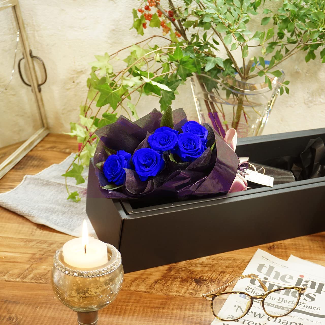 Amazon｜青バラ5本のブーケ 花言葉は『夢は叶う』恋人や友人への