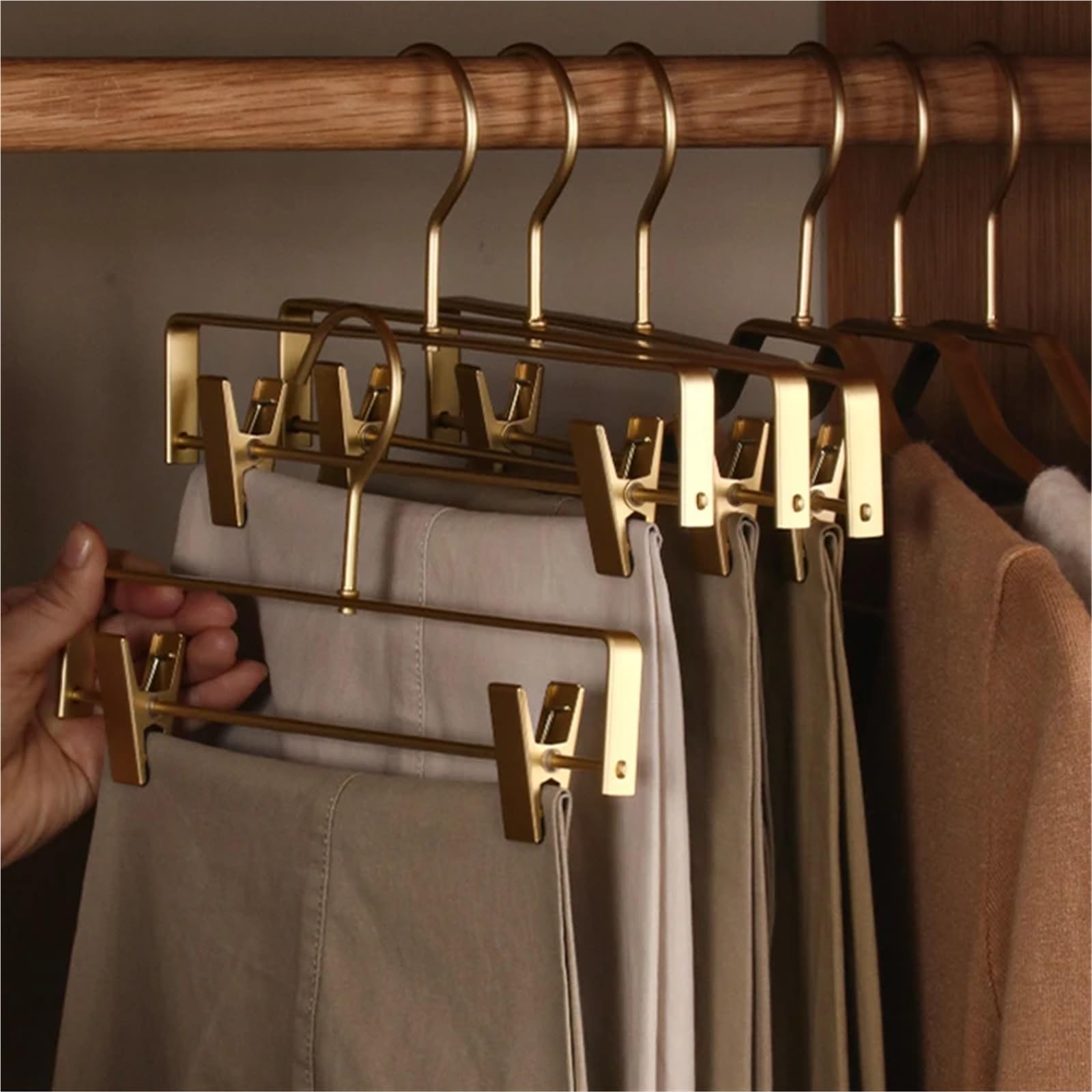 Kleiderbügel Hosen 5 stücke Gold/Splitter Kleiderbügel Metall Aluminium Legierung Spurlose Kleid Hosen Trocknen Rack Kleiderschrank Lagerung Racks(Sliver)