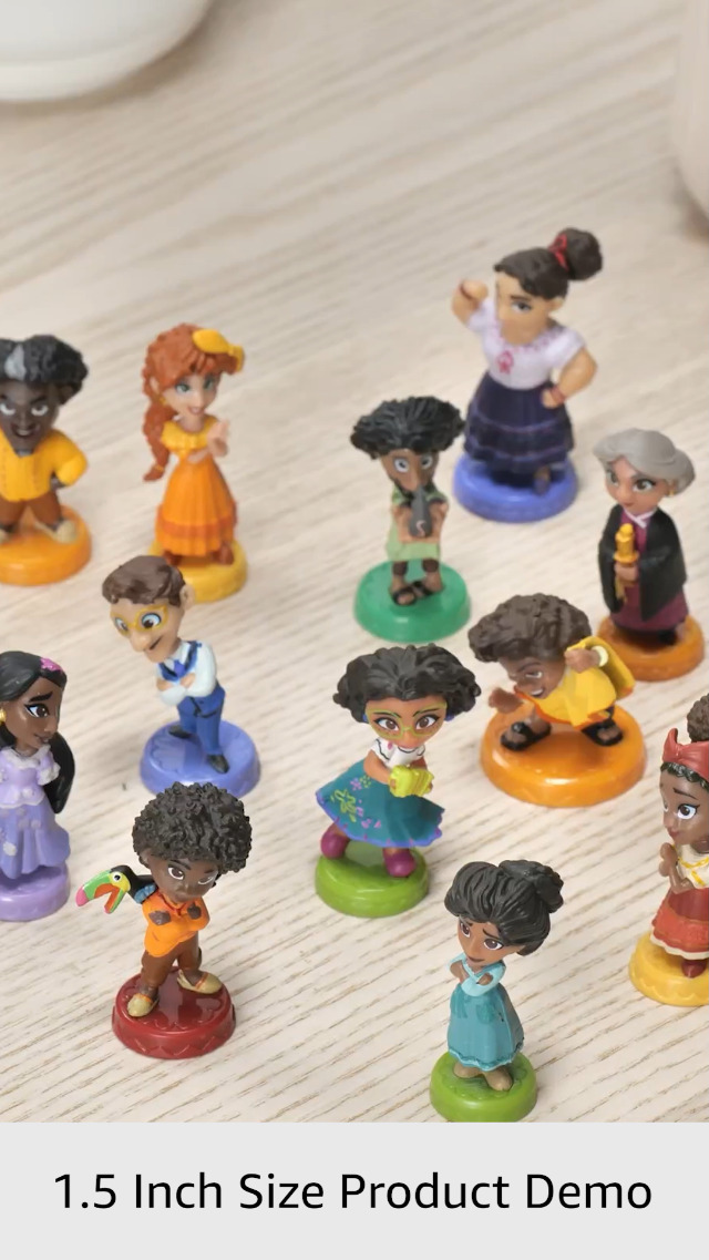 Amazon.com: Disney Encanto Mi Familia 12 Mini Figure Set : Toys