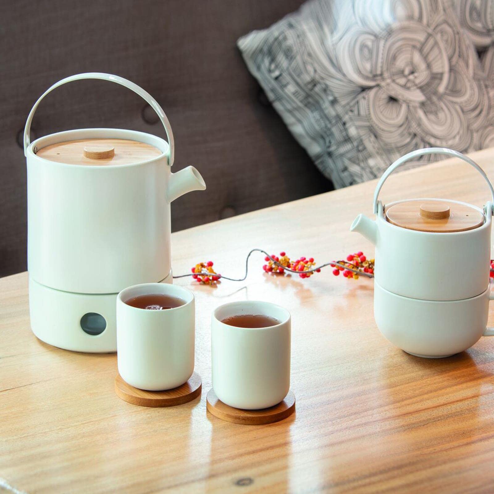 Bredemeijer Teekannen Set - weiße Keramik-Kanne 1.2 Liter & Tee-Filter Sieb-Einsatz für losen Tee & Stövchen & 2 Steingut Teebecher - 6-tlg.