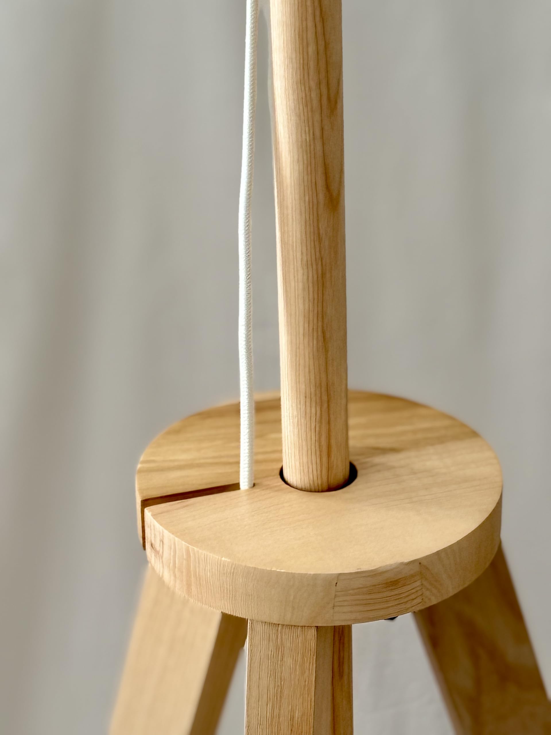 IKEA Stehlampe LAUTERS Holz, Esche/weiß, LED, skandinavisch, für Wohnzimmer