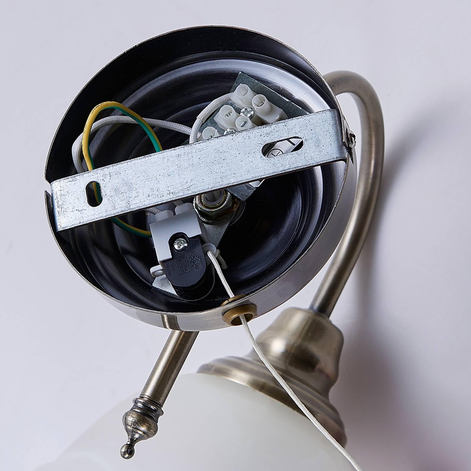 Lindby Wandleuchte, Wandlampe Innen Hanna (Retro Vintage Antik) in Weiß aus Glas (1 flammig E14) - Wandstrahler Wandbeleuchtung Schlafzimmer/Wohnzimmer Wohnzimmerleuchte