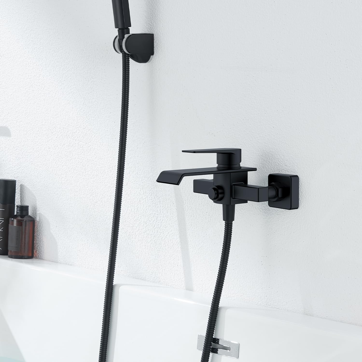 Grifo Bañera Negro en Cascada, Grifo Mural de Latón para Ducha y Baño, Mezclador Monomando para Bañera Universal 1/2" Salida Inferior, Fácil de Instalar