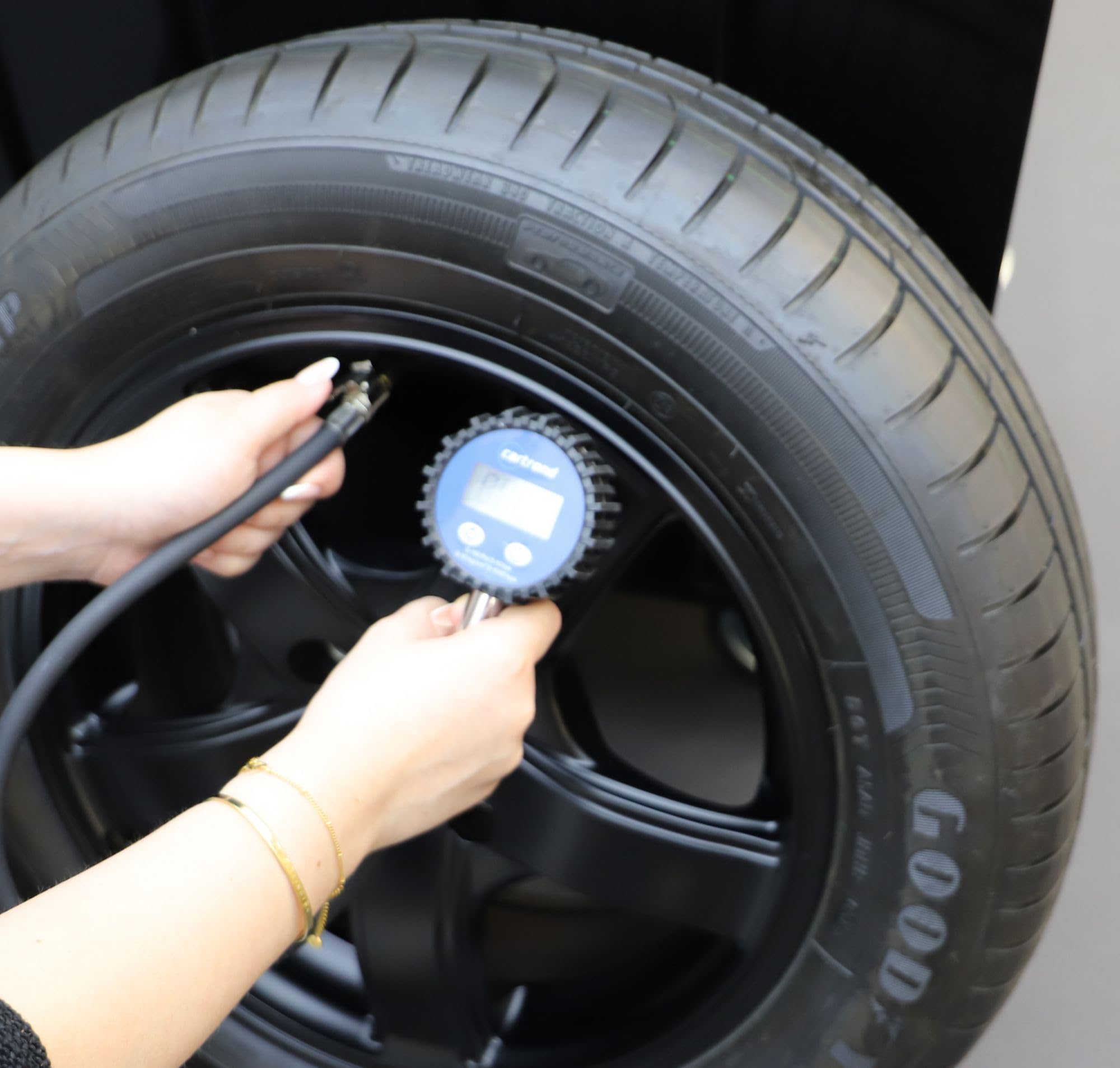 Cartrend 50238 - Manometro digitale illuminato, professionale, fino a 10 bar