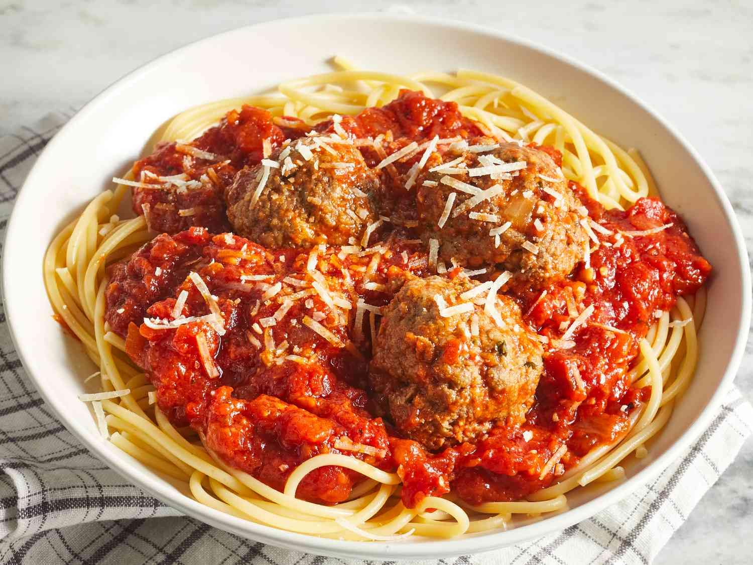 Furmano's Spaghetti Sauce | Chunky Style | Kosher | 6.5 lbs.