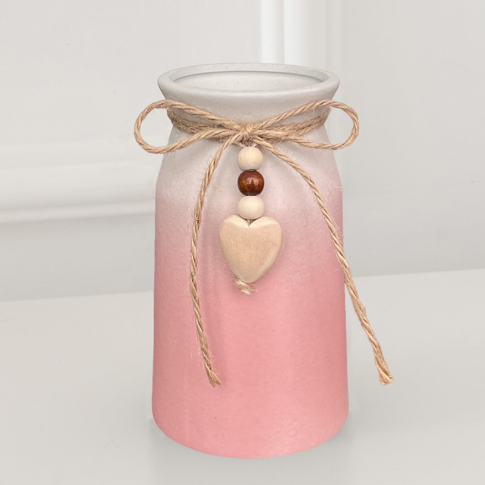 Vase rose avec cœur en relief, le cadeau idéal pour décoration de mariage bohème