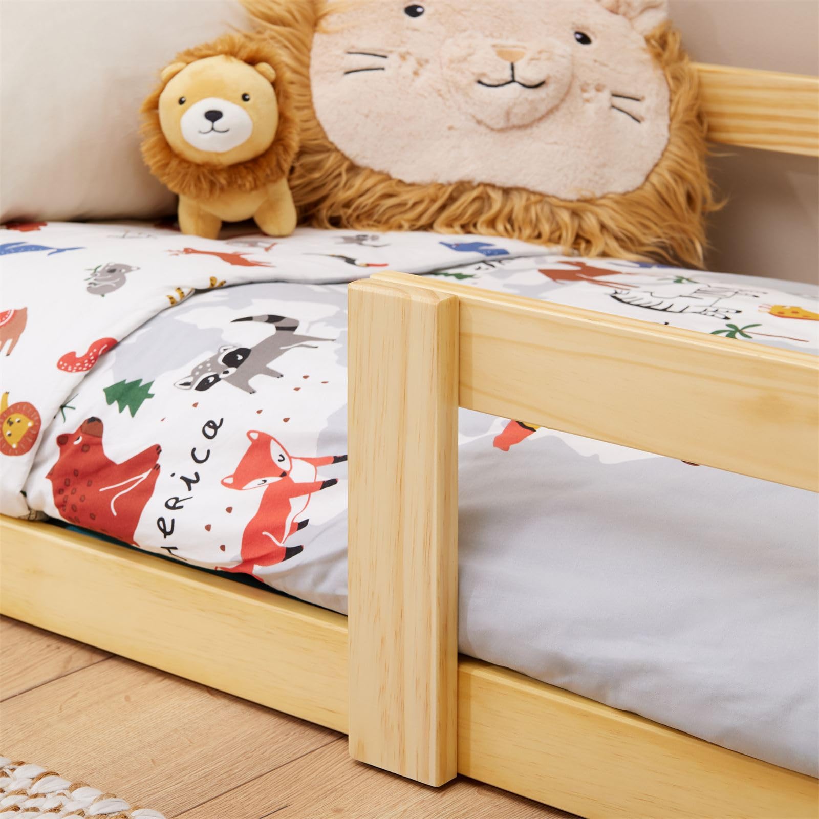 IDIMEX Hausbett LUSIA Kinderbett in Hausform, 80 x 160 cm, Natur, Kiefernholz Kinderbett mit Rausfallschutz, ideal zum Schlafen und Spielen, Bodenbett, Montessori