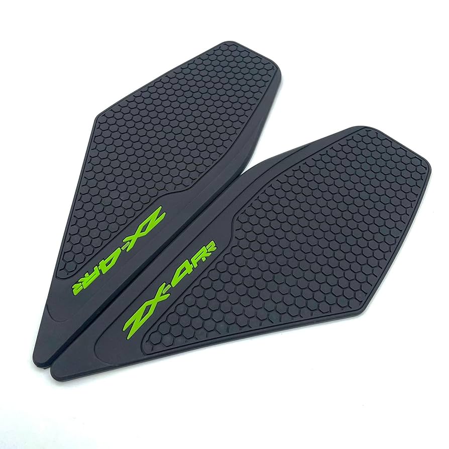 【いいね】すると限定セール表示あり専用ページ スタッドレスセール開催中】明日2日の朝刊チラシに大特価