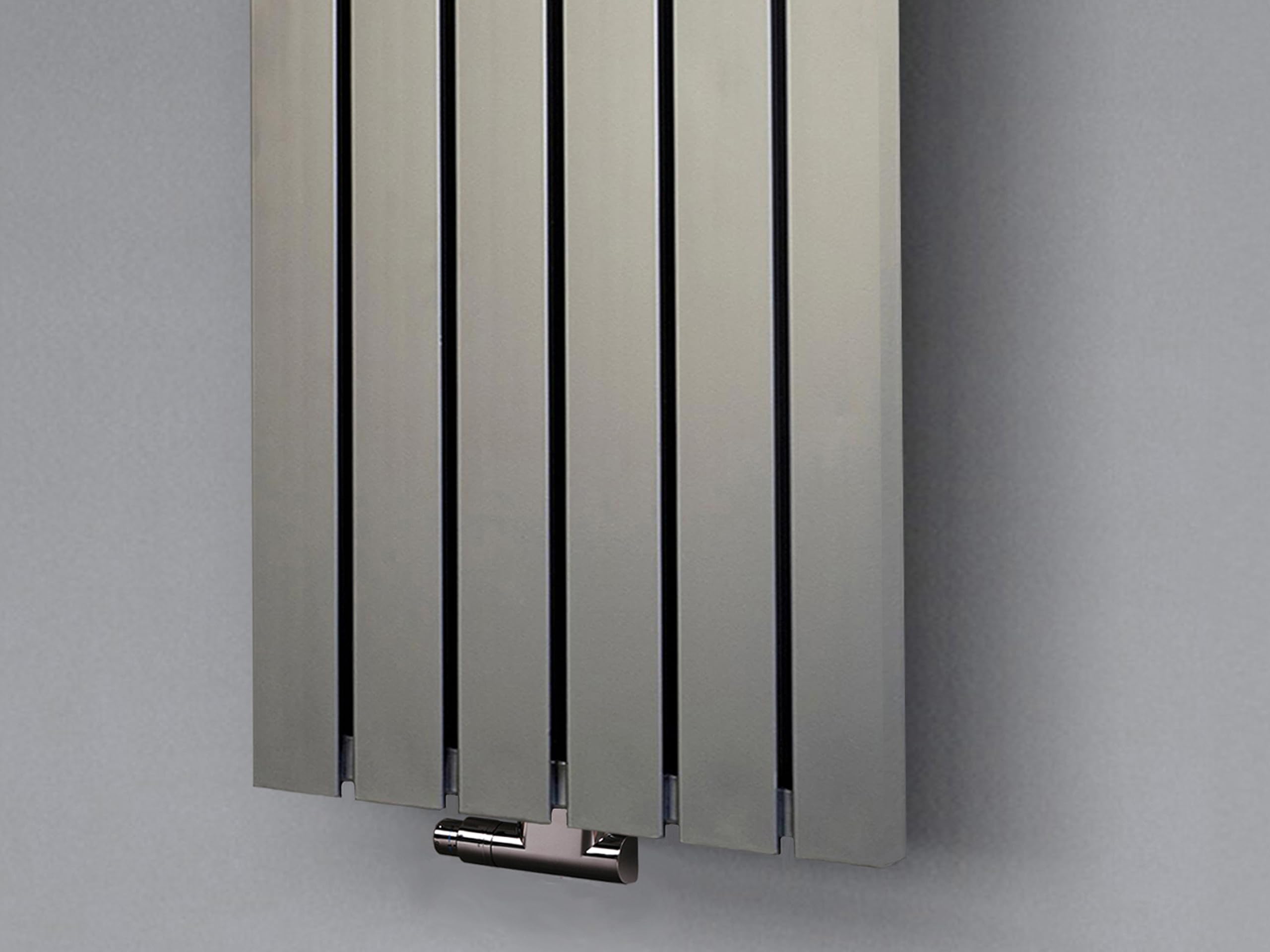 Badheizkörper Design Peking 120 cm 799 W Edelstahloptik SZAGATO