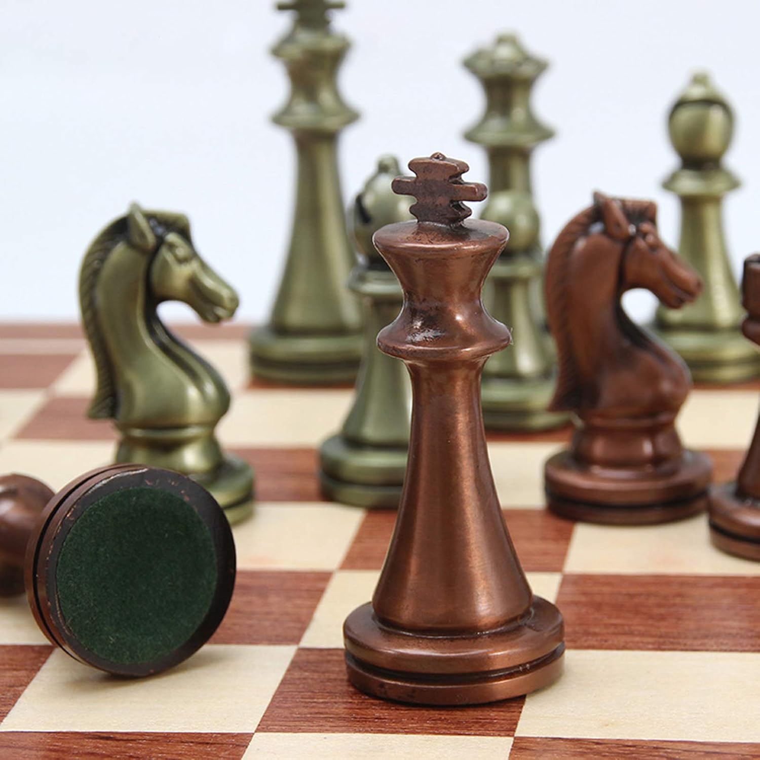 Wooden Chess, High Grade Gift Box for International Chess, Metal Antique Bronze Folding Chessboard, Special for Matches