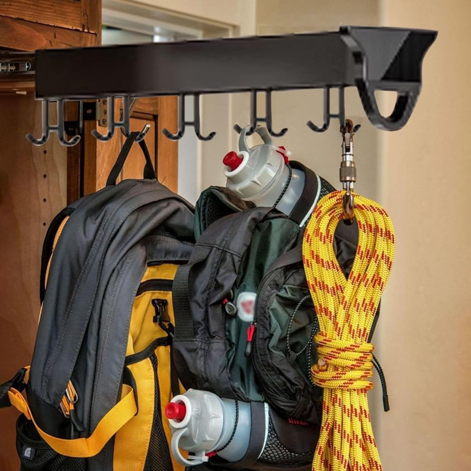 Wysuwany organizer na garnki ze stopu aluminium z 16 haczykami do garnków i patelni 46 cm przesuwne rozwiązanie do przechowywania pod szafką do kuchni i szafy Wyprodukowano w Chinach