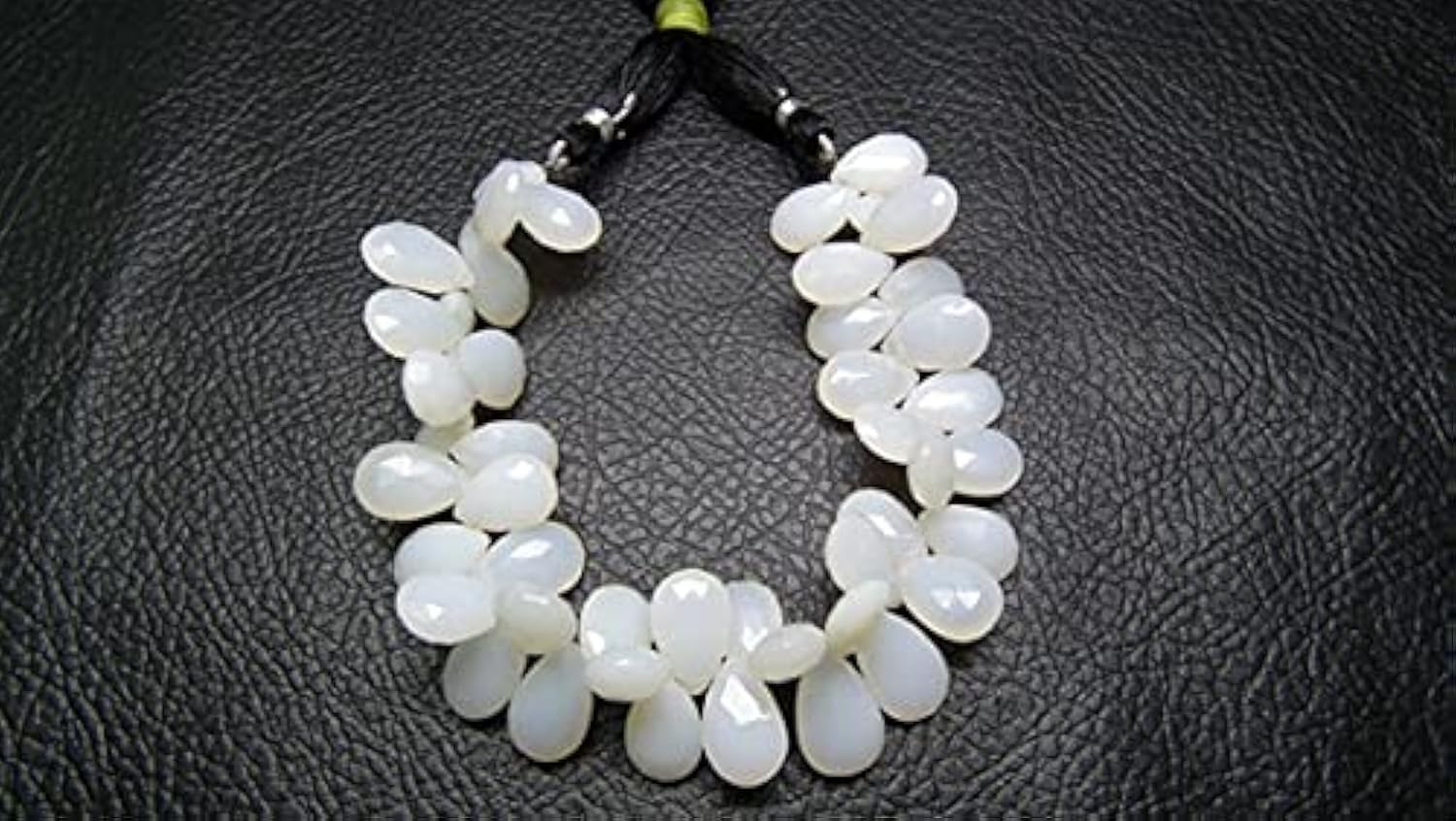 Ivory Chalcedony briolette véritable pour éviter les fausses pierres