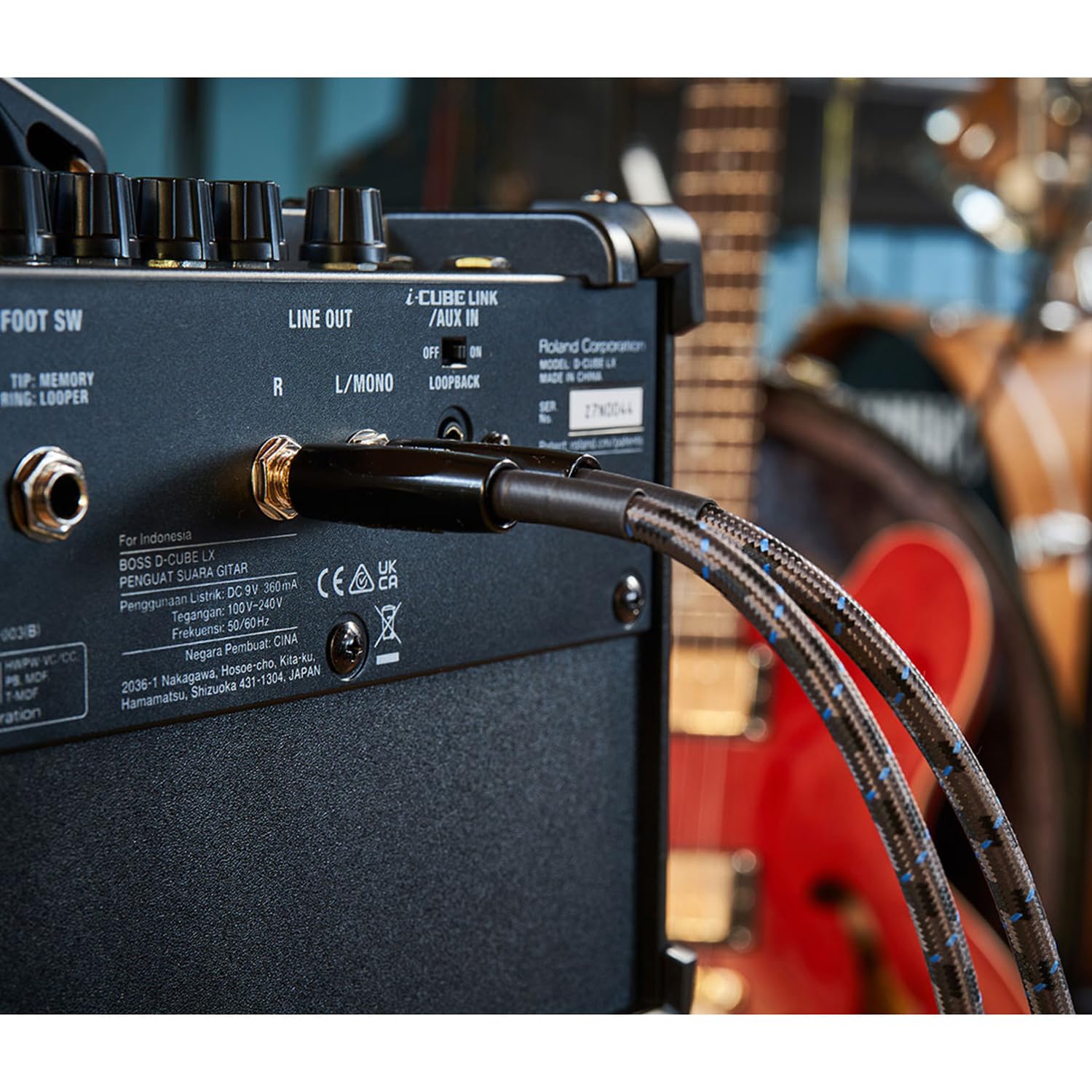 Boss Dual Cube LX Gitarren-Verstärker mit BT-Dual Bluetooth Adapter und keepdrum Kabel