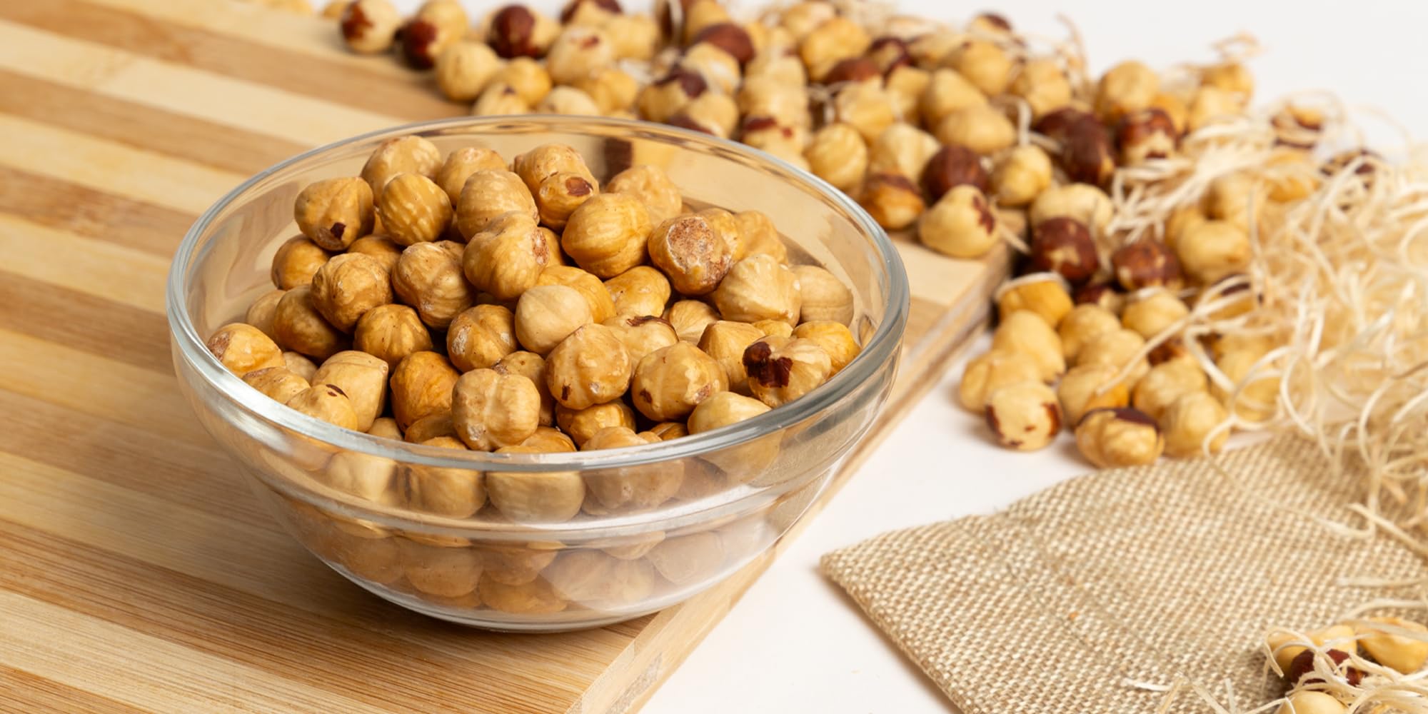 Nocciole tostate varietà tonda di varietà Italia frutta secca naturale (500 grammi)