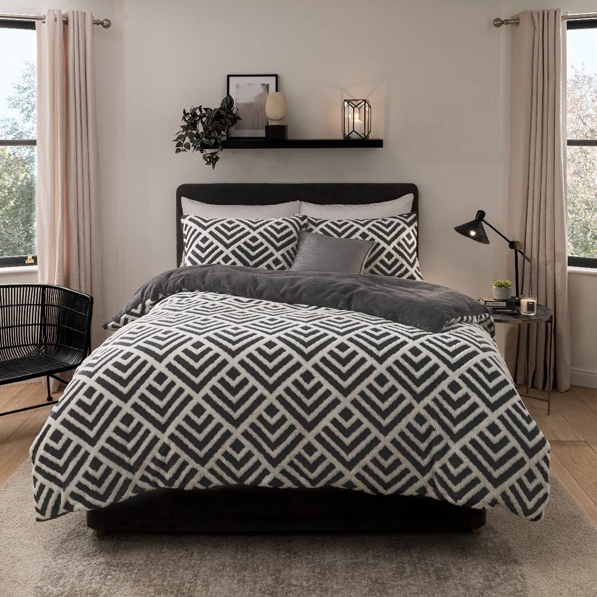 Sleepdown Geo Jacquard Fleece Thermal Warm Cosy Super Soft Duvet Cover Quilt Bedding Set with Pillow Cases - Super King (220cm x 260cm) - Charcoal Grey White