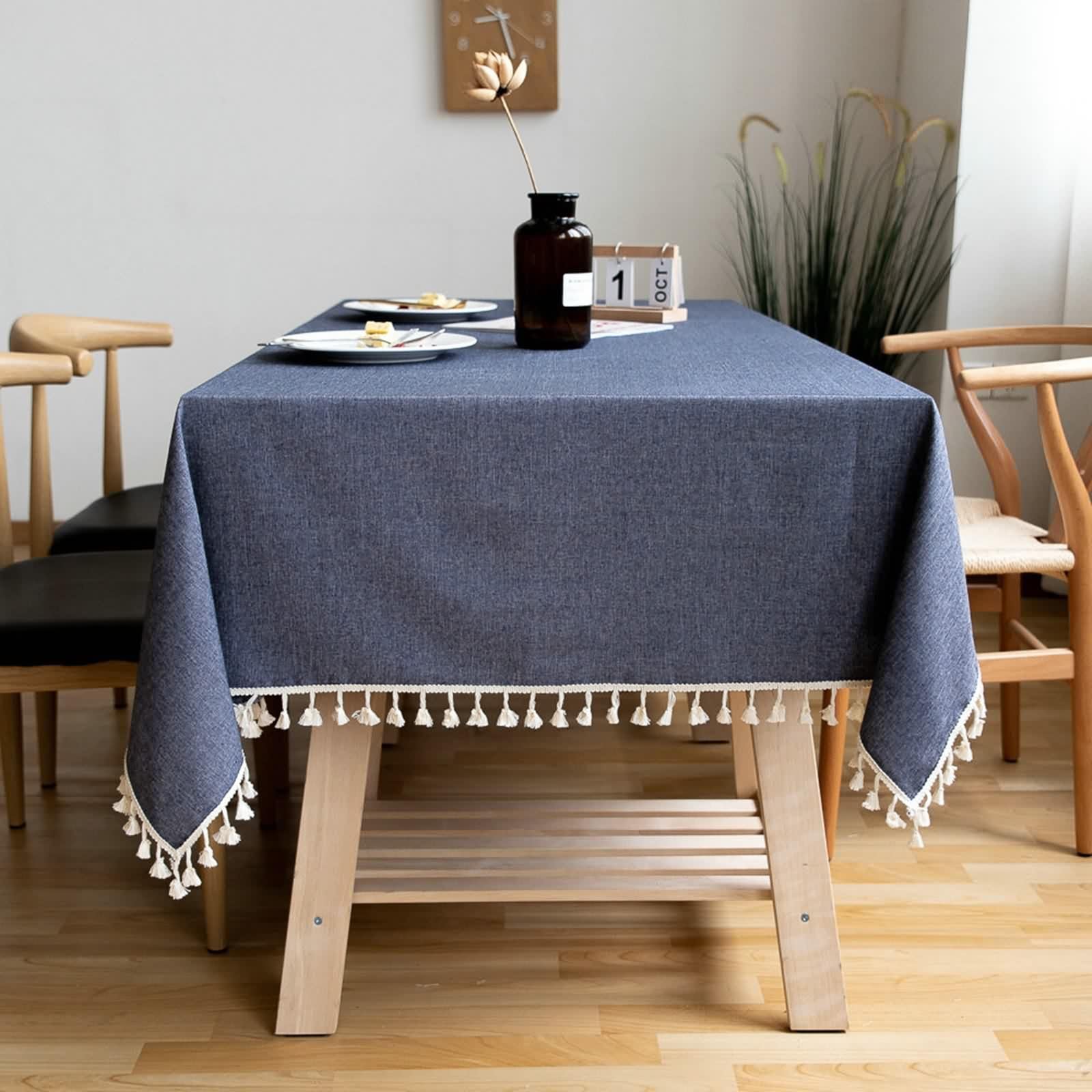 Obrus prostokątny, granatowy, 140 x 260 cm, jednokolorowy, z frędzlami, bawełna i len, obrus do użytku na zewnątrz, styl boho, ochrona przed plamami, odporny na zabrudzenia do użytku wewnątrz