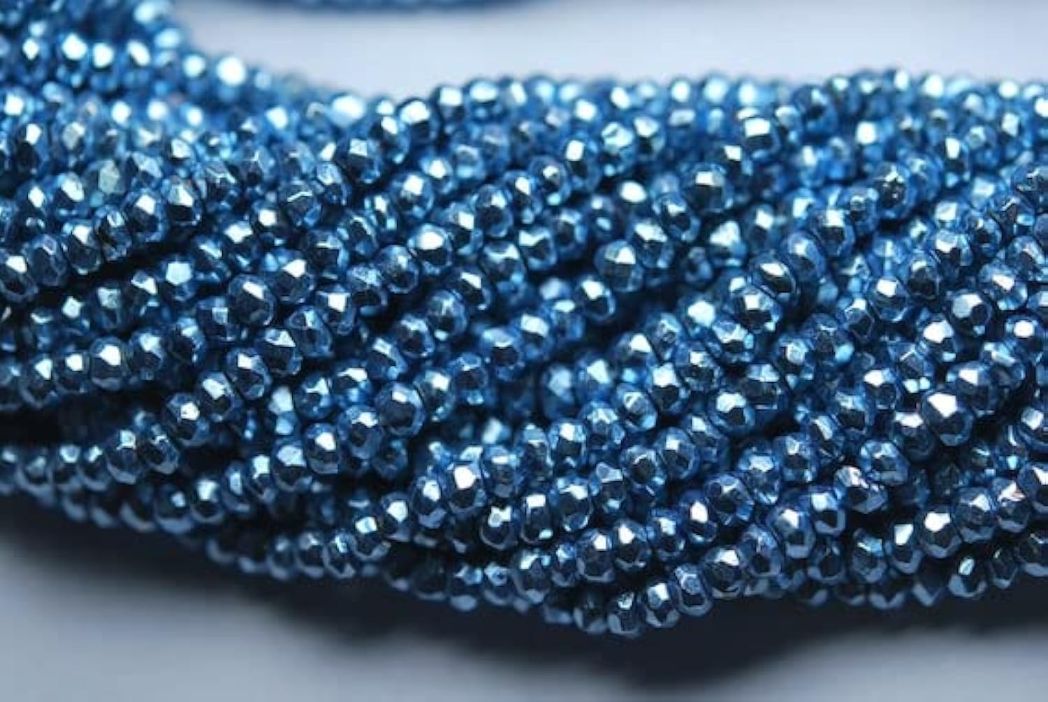 Rondelles pyrite mystic sky 3.5mm LKBEADS pour réparer et créer des colliers