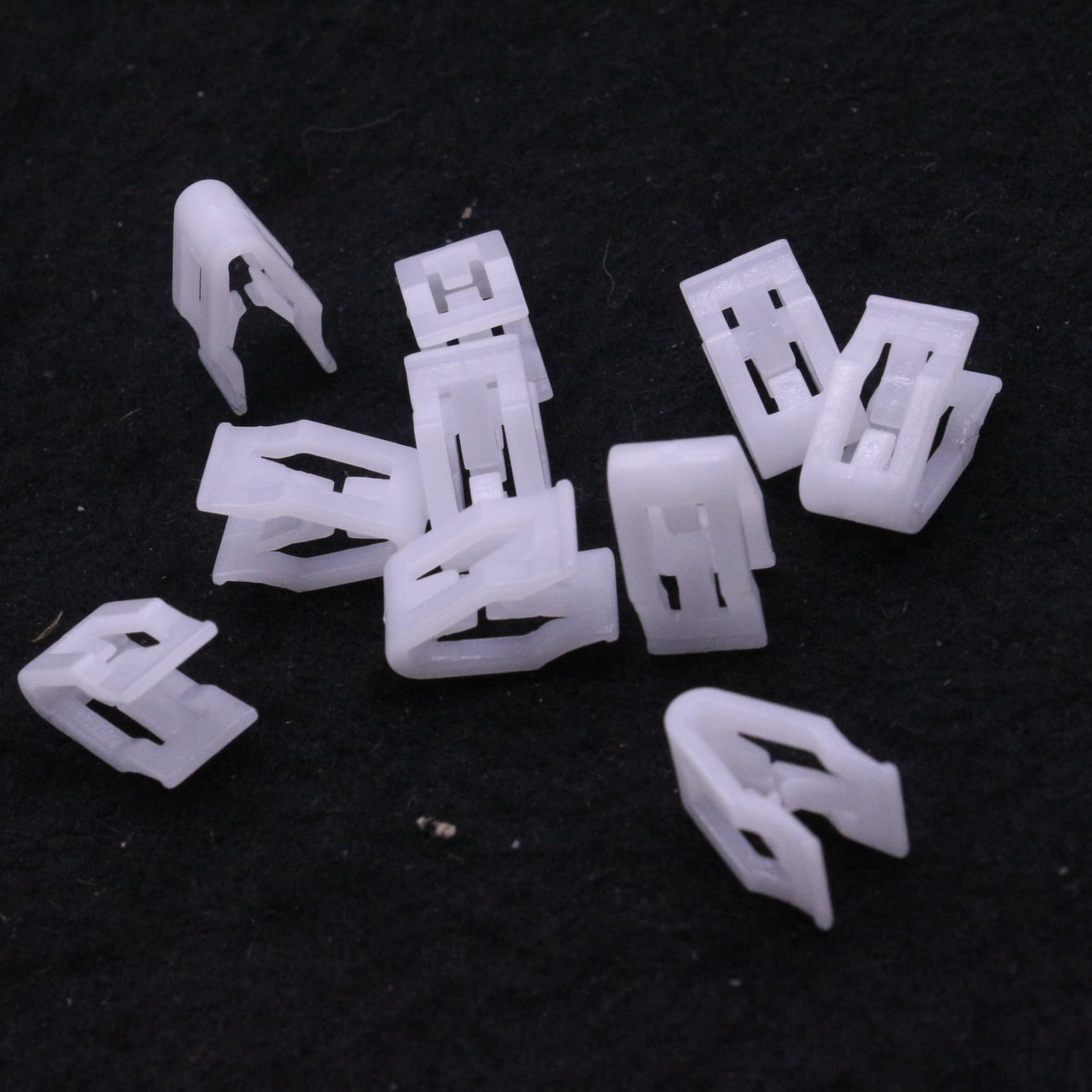 10 Pcs Body Side Molding Clip Nylon White Part Number LR082683 6510407AB W714972S300 for Chrysler for Dodge for Jeep for Ford for GM for Jaguar for Land Rover