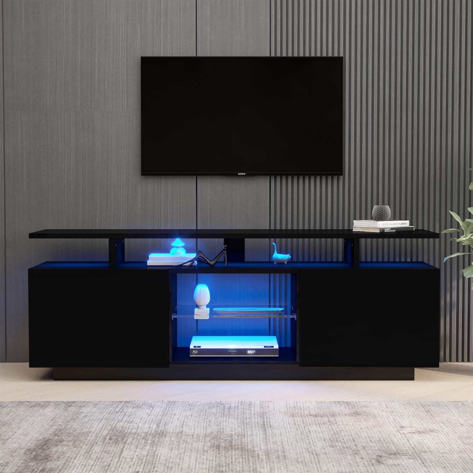 PUGSDRLY Meuble TV avec éclairage LED - Meuble TV Bas avec 5 Compartiments de Rangement Ouverts et 2 espaces de Rangement - Meuble de Rangement avec Compartiment en Verre pour TV de 60