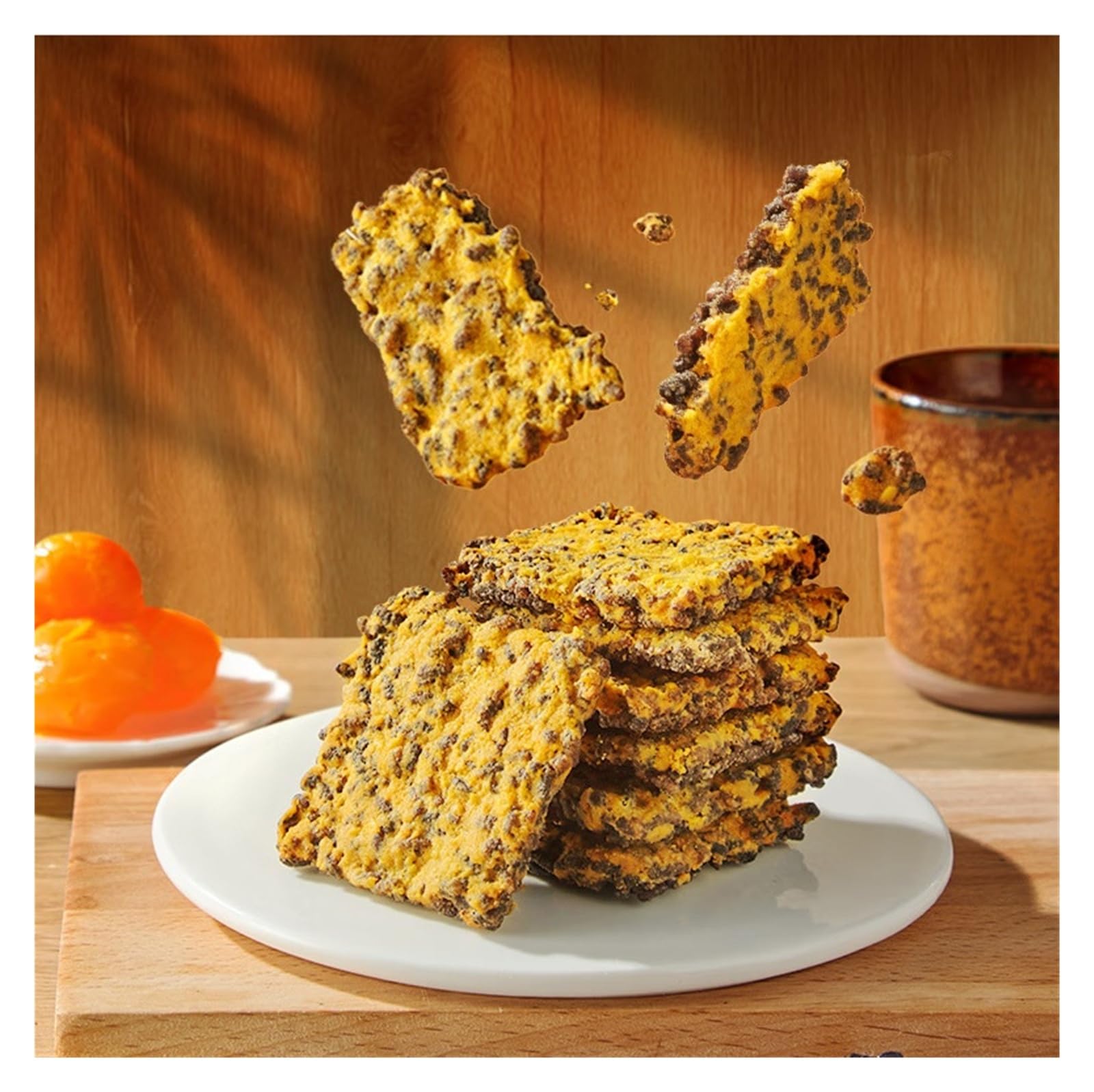 240 g de galletas de arroz Black Gold, un refrigerio único con un rico aroma a yema de huevo y una textura crujiente.(2pcs)