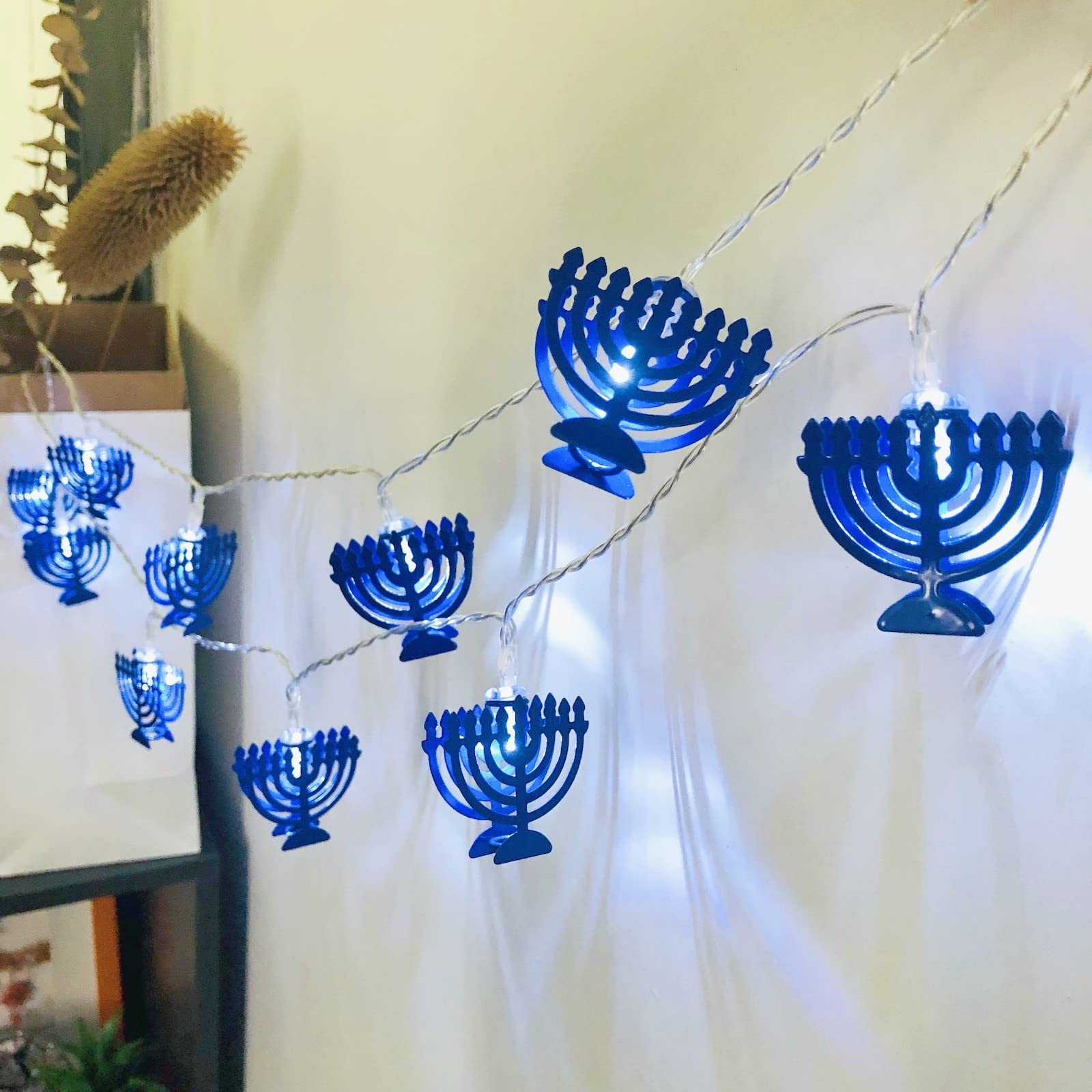 Hanukkah Decorations Menorah String Lights Battery Powered Chanukah Festive Lights Star of David Décor Fairy Lights for Jewish Holiday Wedding Parties Bedroom Decoration (1.65m/10led, Menorah)
