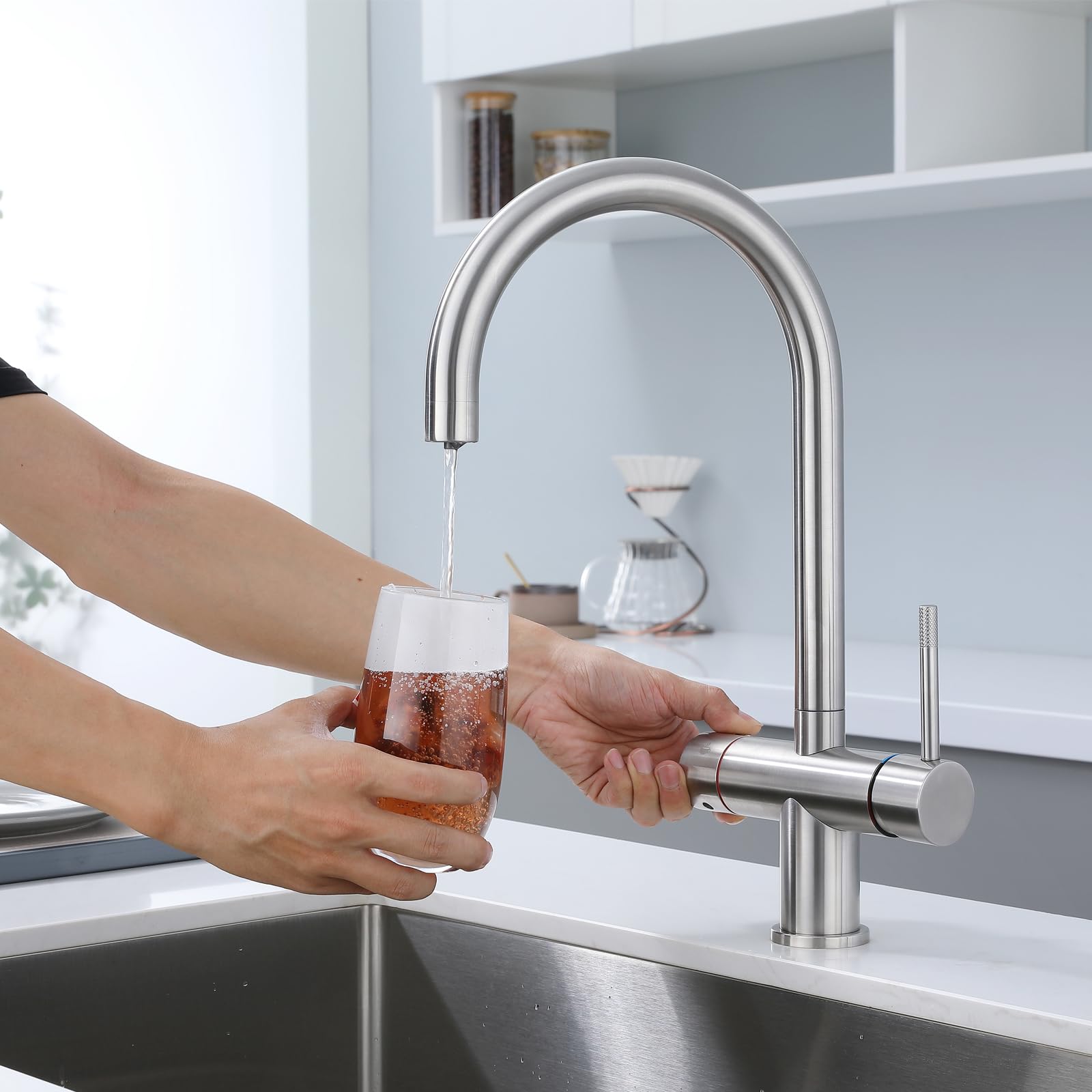 Robinet d'eau bouillante instantané complet avec réservoir et filtre 3 en 1 Robinet mélangeur d'eau bouillante de cuisine Distributeur d'eau chaude en acier inoxydable brossé