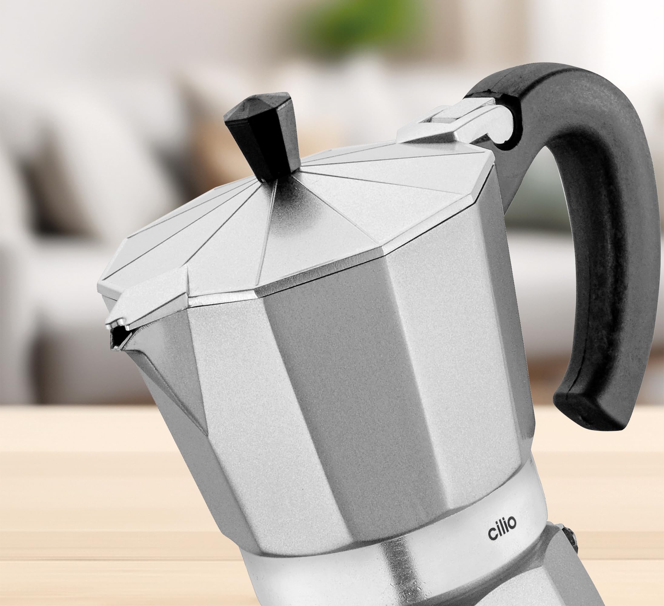 Cilio Espressokocher CLASSICO 6 Tassen, elektrisch, 360° Kabelloser Sockel | Elektrischer Mokkakocher, Warmhaltefunktion, kabelloser 360°-Zentralkontakt, für Büro und Reise, 480 W
