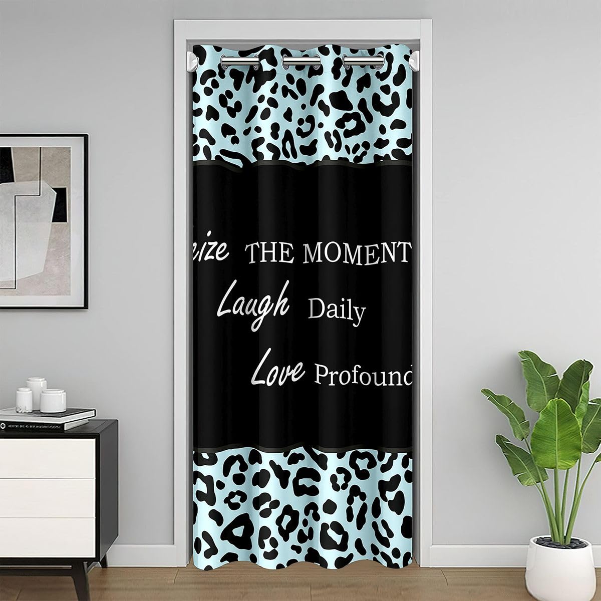 Rideau occultant guépard 132x213cm bleu et noir pour déco de chambre sauvage