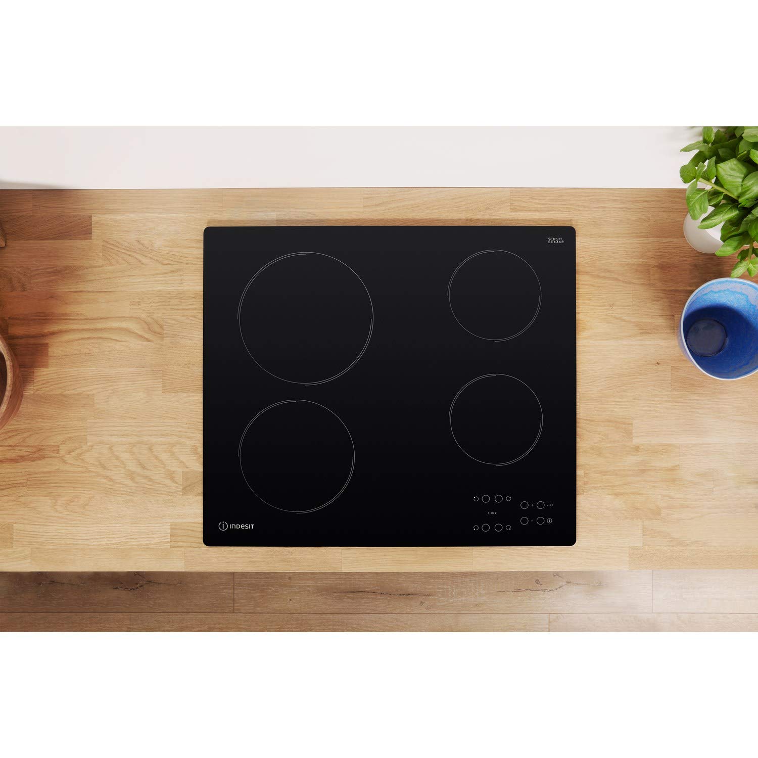 Indesit 58 cm 4-strefowa płyta ceramiczna z dotykowym sterowaniem