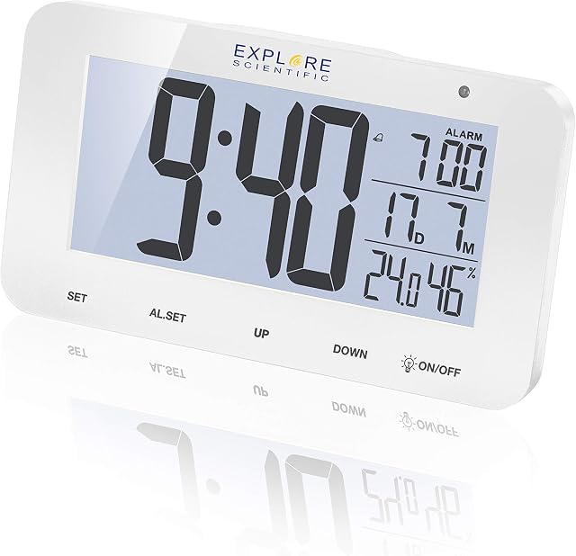 Explore Scientific RDC1004 Orologio radiocontrollato da tavolo con display retroilluminato a LED Bianco, Allarme & Snooze, Bianco, con Batterie | Display retroilluminato per la visione notturna, Posticipo della sveglia, Visualizzazione calendario, umidità e temperatura